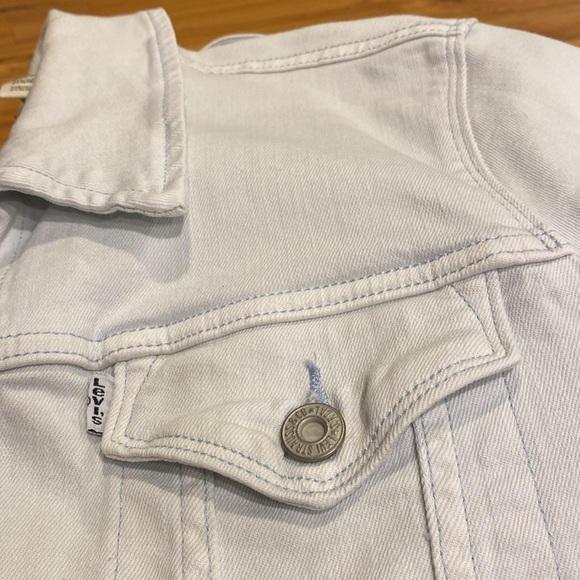 Levi’s xl light blue denim jacket - Picture 7 of 7